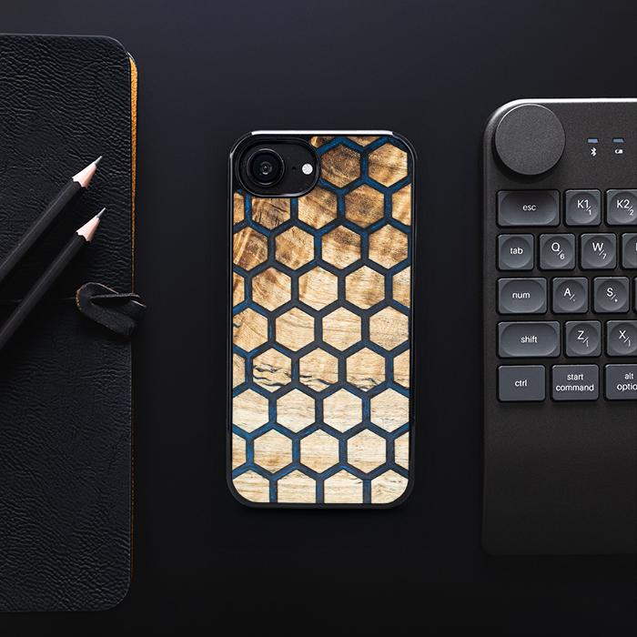iPhone 16e Handyhülle aus Harz und Holz - Synergy#F36