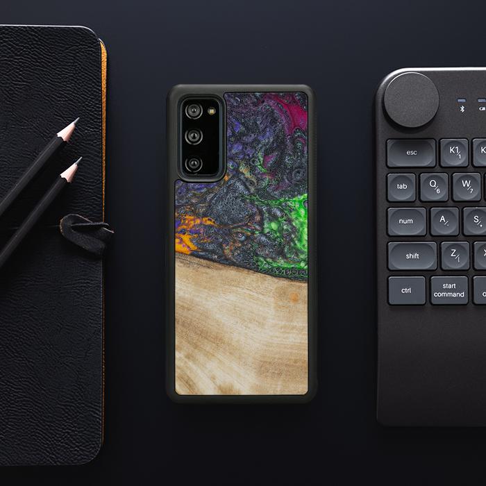 Samsung Galaxy S20 FE Handyhülle aus Harz und Holz - Synergy#F10