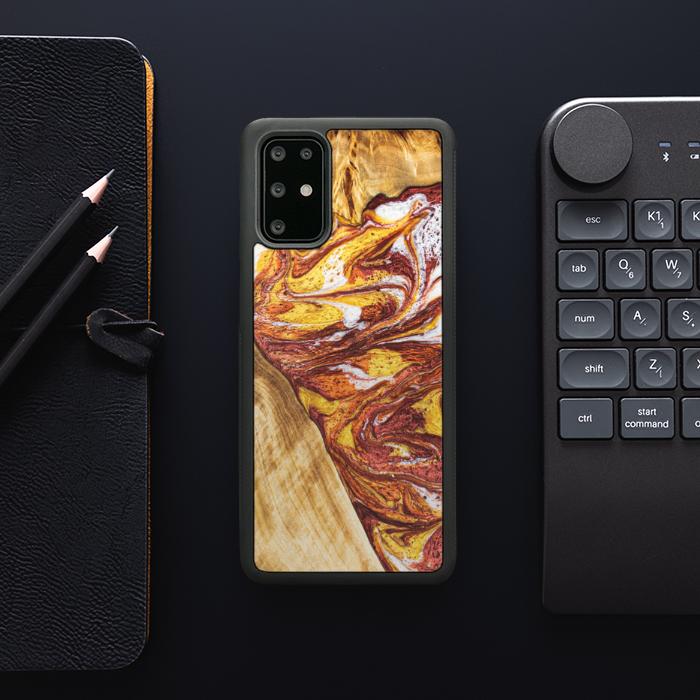 Samsung Galaxy S20 Plus Handyhülle aus Harz und Holz - Synergy#E4