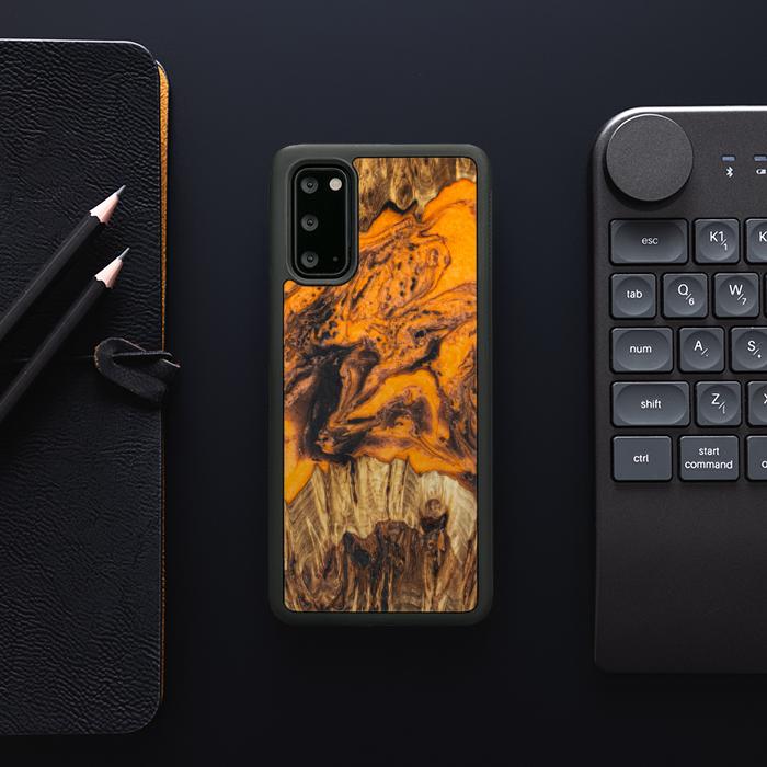 Etui na telefon Samsung Galaxy S20 wykonane z żywicy i drewna - Synergy#E24