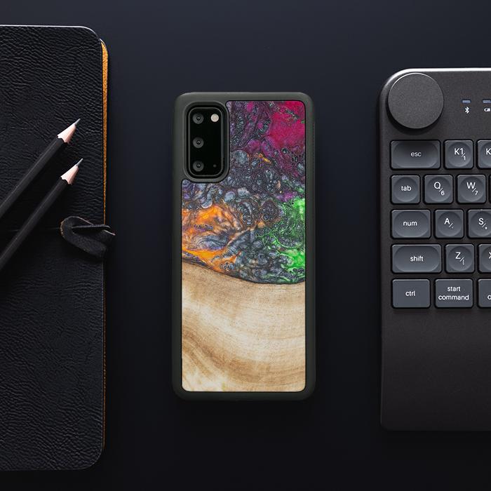Samsung Galaxy S20 Handyhülle aus Harz und Holz - Synergy#F6
