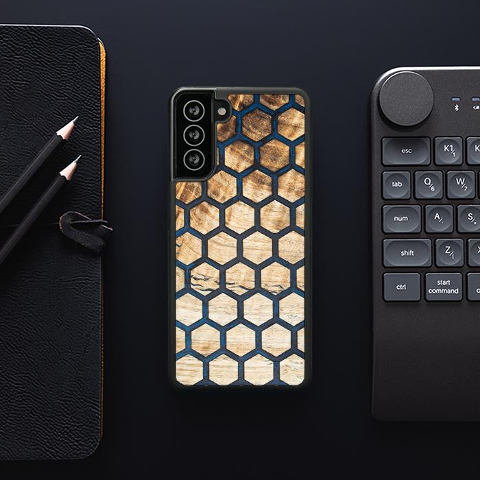 Samsung Galaxy S21 FE Handyhülle aus Harz und Holz - Synergy#F36