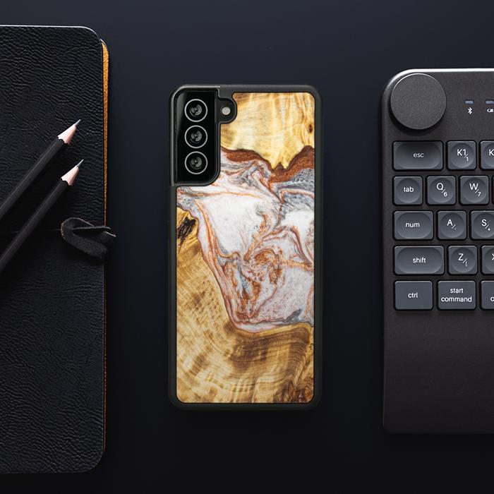 Samsung Galaxy S21 Plus Handyhülle aus Harz und Holz - Synergy#E5