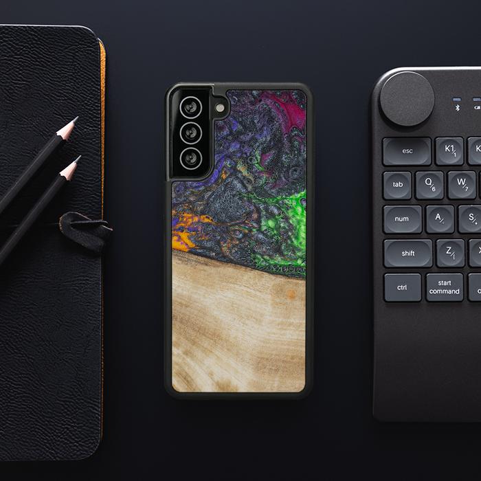 Samsung Galaxy S21 Plus Handyhülle aus Harz und Holz - Synergy#F10