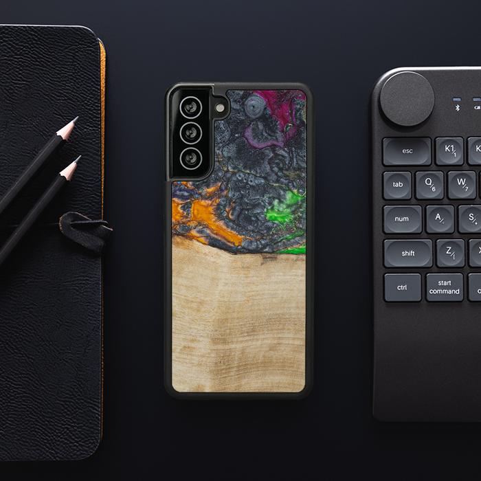 Samsung Galaxy S21 Plus Handyhülle aus Harz und Holz - Synergy#F16