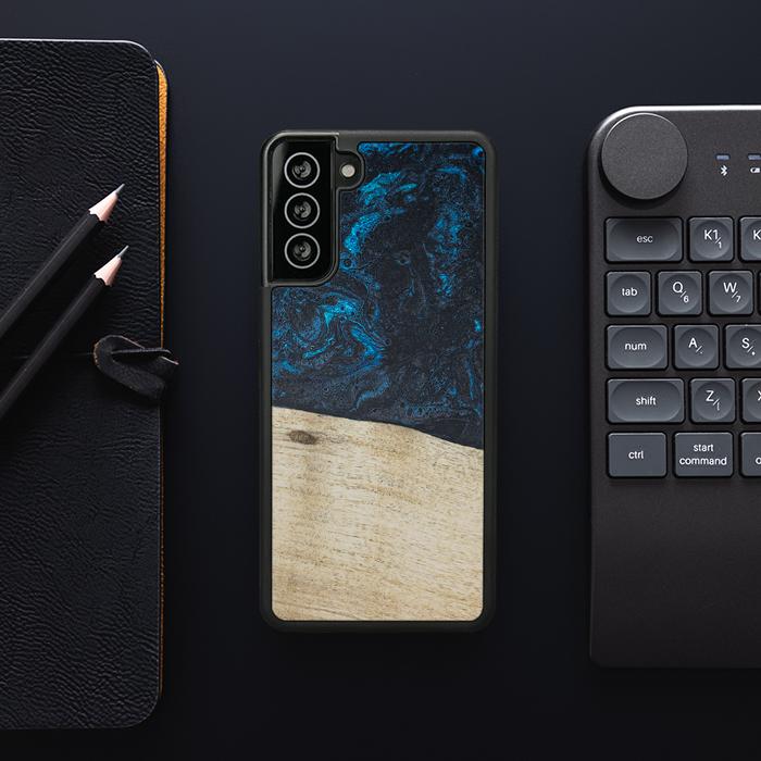 Samsung Galaxy S21 Plus Handyhülle aus Harz und Holz - Synergy#F17