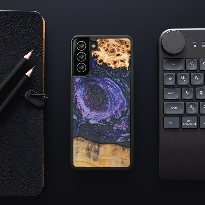 Samsung Galaxy S21 Plus Handyhülle aus Harz und Holz - Synergy#F24