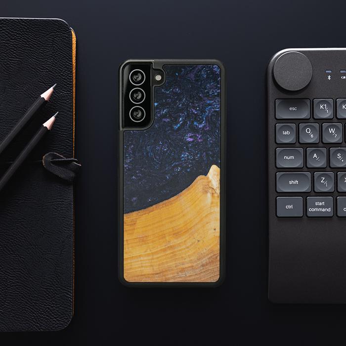 Samsung Galaxy S21 Plus Handyhülle aus Harz und Holz - Synergy#F37