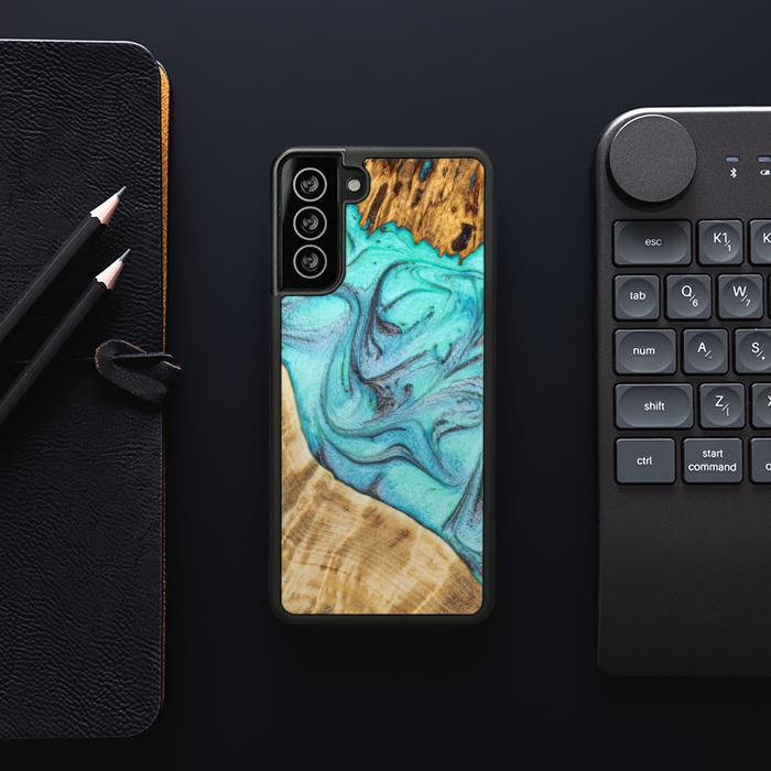 Samsung Galaxy S21 Handyhülle aus Harz und Holz - Synergy#E16