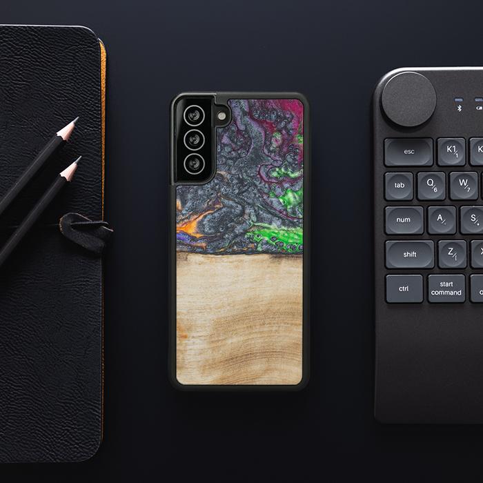 Samsung Galaxy S21 Handyhülle aus Harz und Holz - Synergy#F2