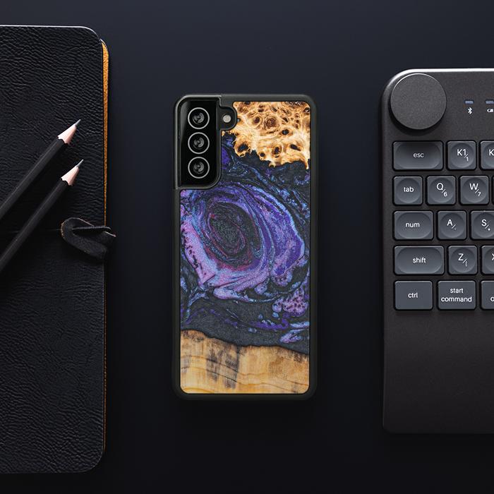 Samsung Galaxy S21 Handyhülle aus Harz und Holz - Synergy#F24