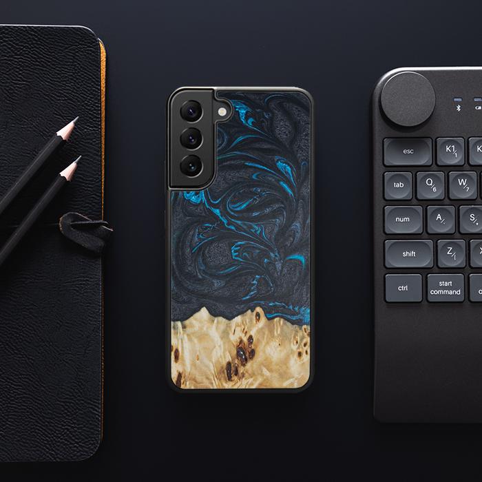 Samsung Galaxy S22 Plus Handyhülle aus Harz und Holz - Synergy#F21