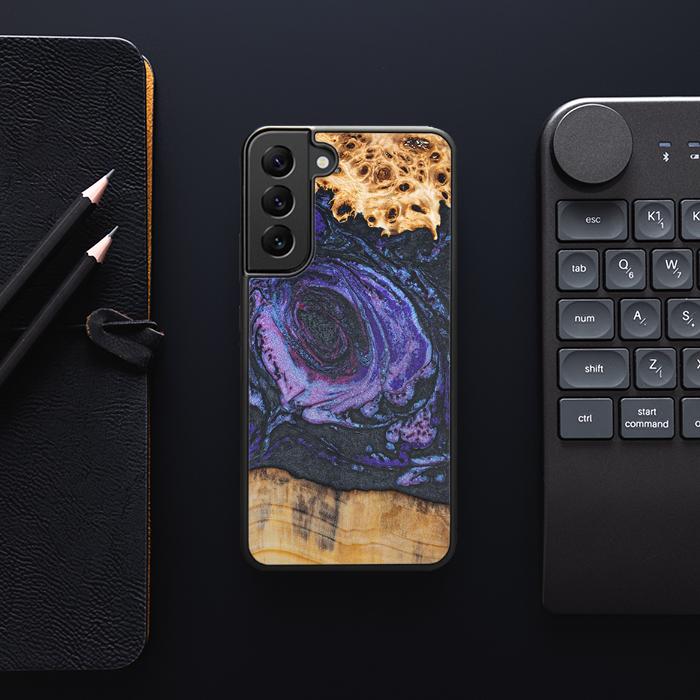 Samsung Galaxy S22 Plus Handyhülle aus Harz und Holz - Synergy#F24