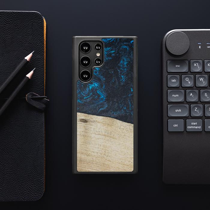 Samsung Galaxy S22 Ultra Handyhülle aus Harz und Holz - Synergy#F17