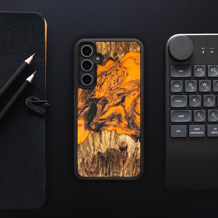 Etui na telefon Samsung Galaxy S23 FE wykonane z żywicy i drewna - Synergy#E24