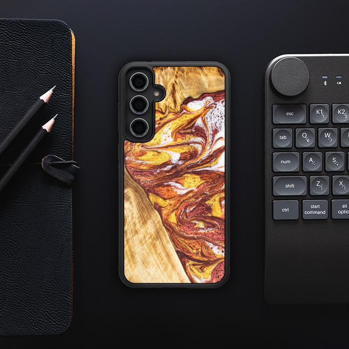 Samsung Galaxy S23 FE Handyhülle aus Harz und Holz - Synergy#E4