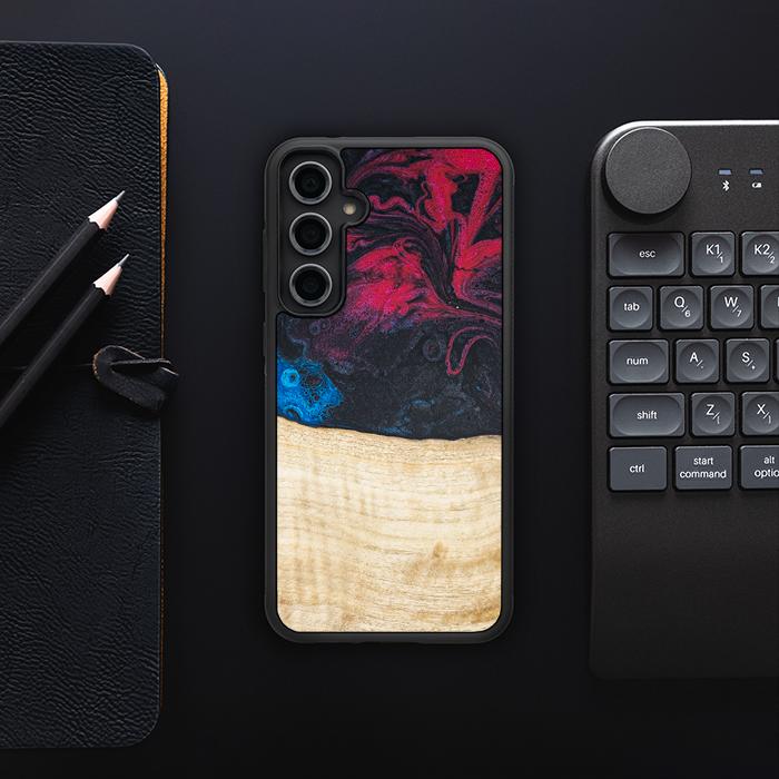 Samsung Galaxy S23 FE Handyhülle aus Harz und Holz - Synergy#F14