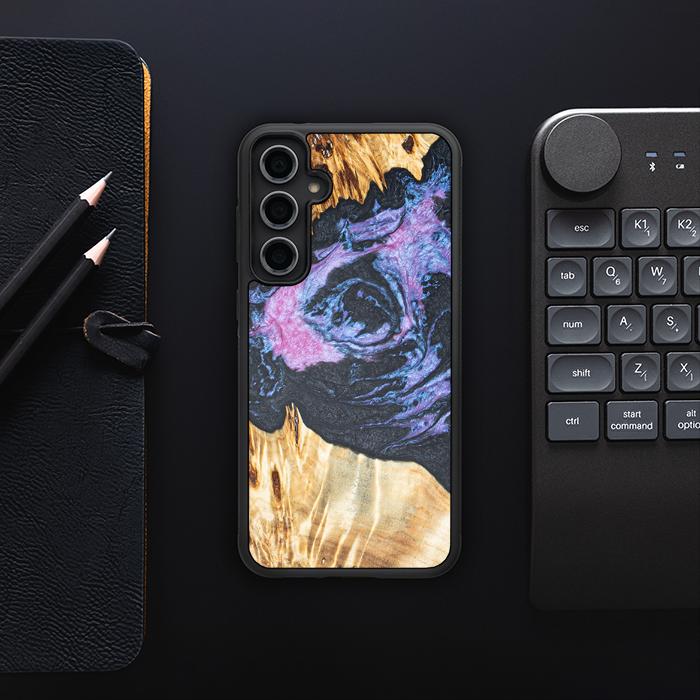 Etui na telefon Samsung Galaxy S23 FE wykonane z żywicy i drewna - Synergy# F25
