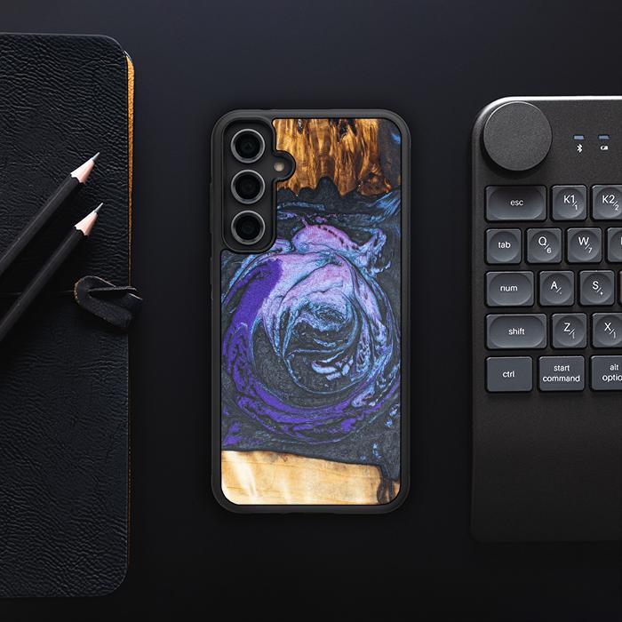 Samsung Galaxy S23 FE Handyhülle aus Harz und Holz - Synergy#F34