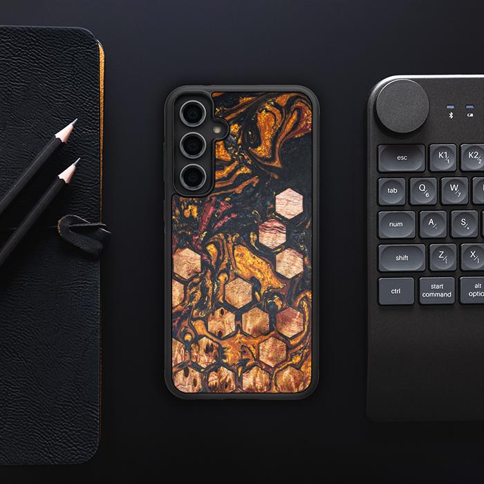 Samsung Galaxy S23 FE Handyhülle aus Harz und Holz - Synergy#F38