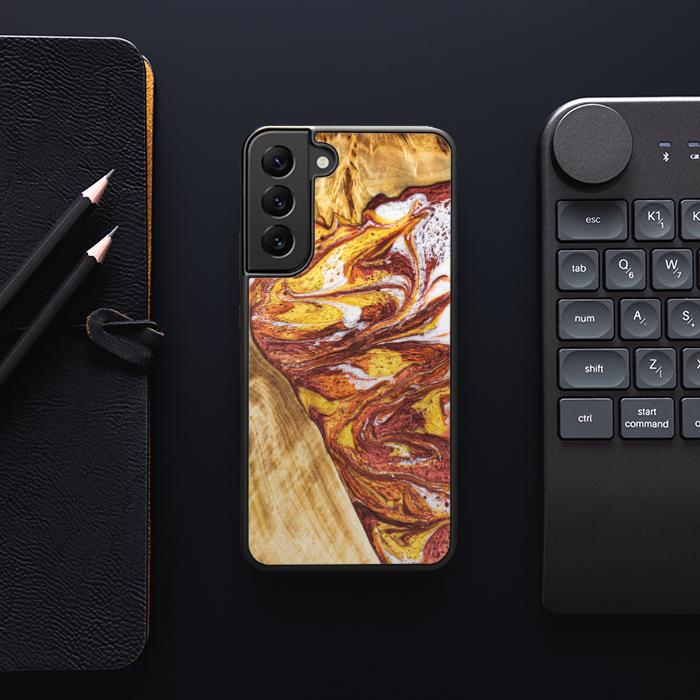 Samsung Galaxy S23 Plus Handyhülle aus Harz und Holz - Synergy#E4