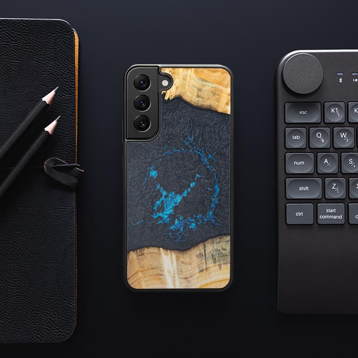 Samsung Galaxy S23 Plus Handyhülle aus Harz und Holz - Synergy#F35