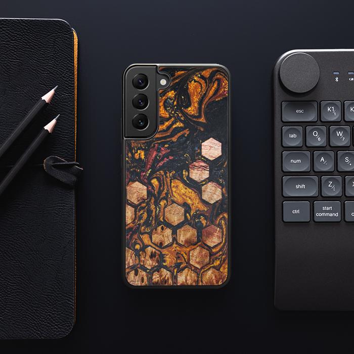 Samsung Galaxy S23 Plus Handyhülle aus Harz und Holz - Synergy#F38