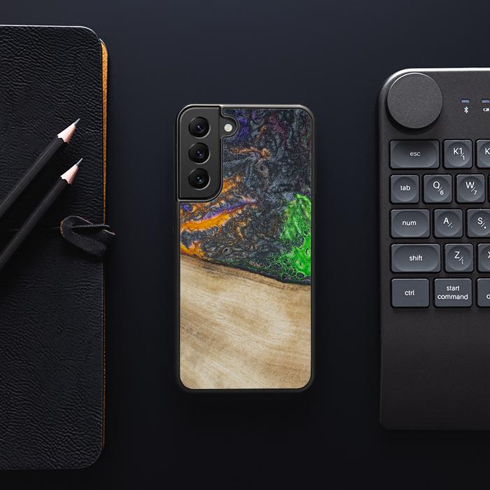 Samsung Galaxy S23 Handyhülle aus Harz und Holz - Synergy#F15