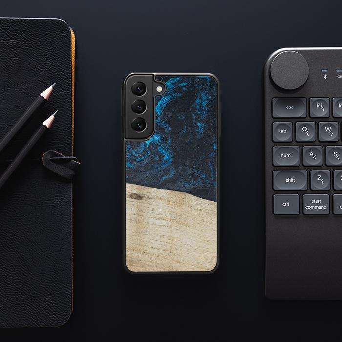 Samsung Galaxy S23 Handyhülle aus Harz und Holz - Synergy#F17