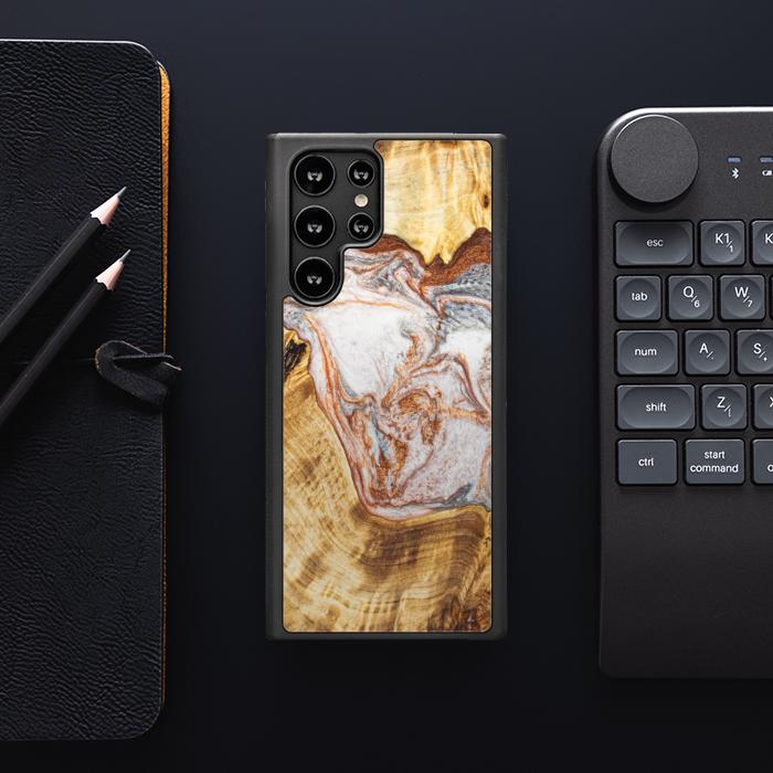 Samsung Galaxy S23 Ultra Handyhülle aus Harz und Holz - Synergy#E5
