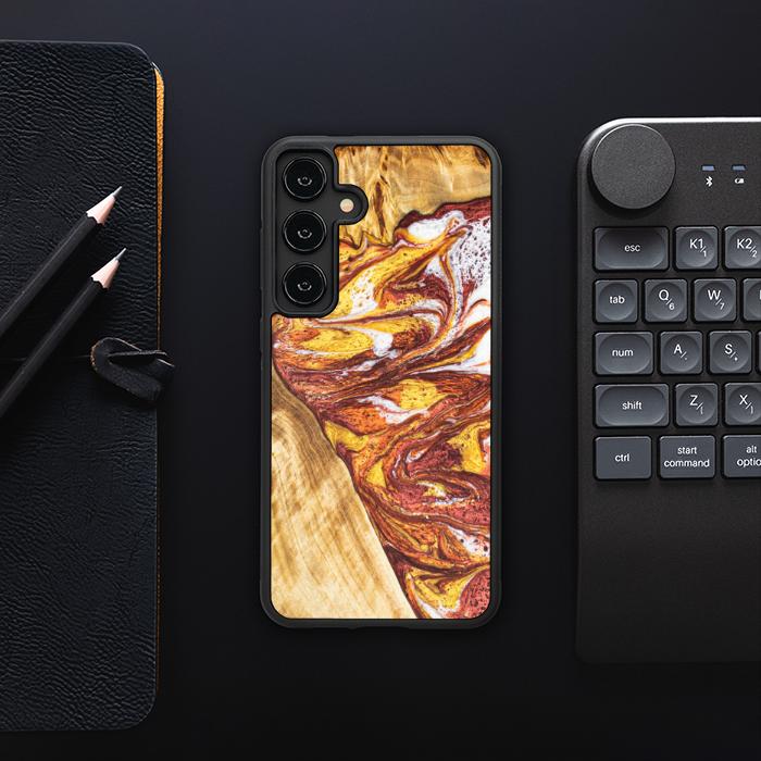 Samsung Galaxy S24 Plus Handyhülle aus Harz und Holz - Synergy#E4
