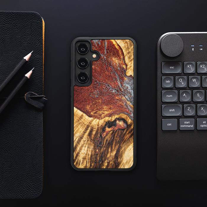 Etui na telefon Samsung Galaxy S24 Plus wykonane z żywicy i drewna - Synergy#E9