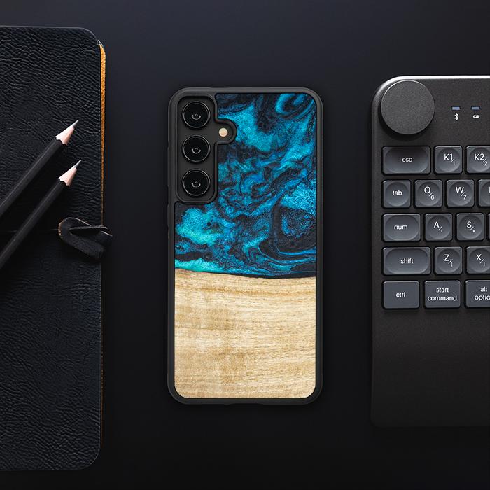 Etui na telefon Samsung Galaxy S24 Plus wykonane z żywicy i drewna - Synergy# F11