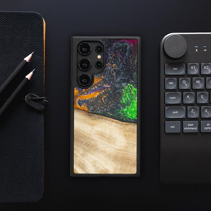 Samsung Galaxy S24 Ultra Handyhülle aus Harz und Holz - Synergy#F15