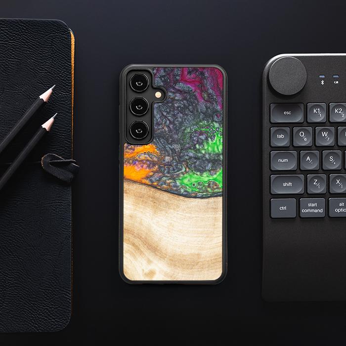 Samsung Galaxy S25 Plus Handyhülle aus Harz und Holz - Synergy#F1