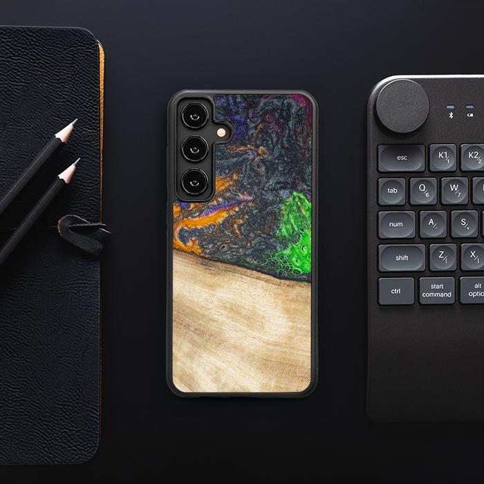 Samsung Galaxy S25 Plus Handyhülle aus Harz und Holz - Synergy#F15
