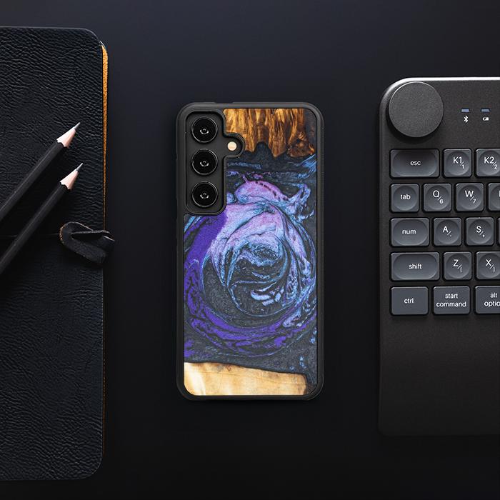 Samsung Galaxy S25 Handyhülle aus Harz und Holz - Synergy#F34