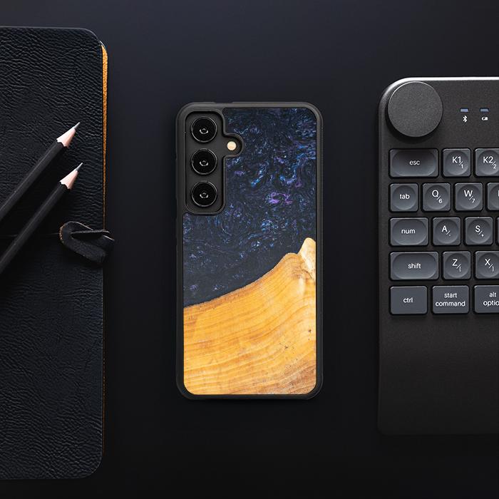 Samsung Galaxy S25 Handyhülle aus Harz und Holz - Synergy#F37