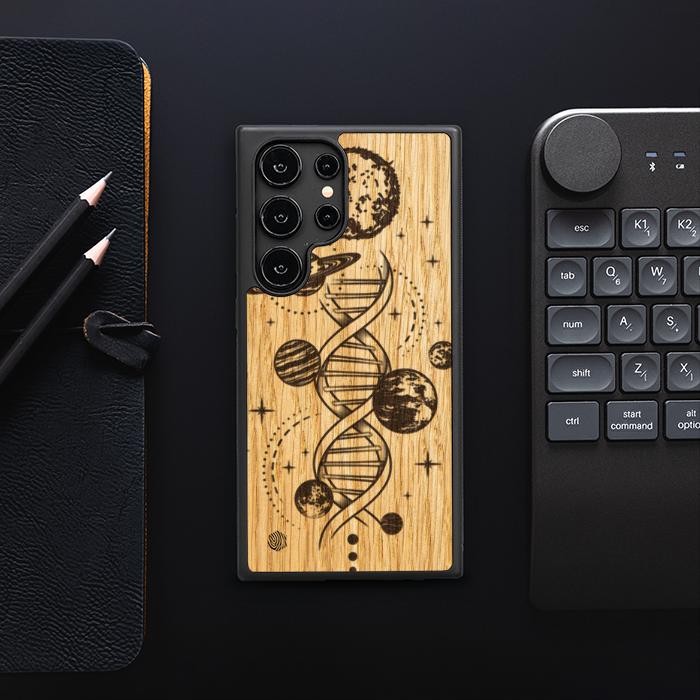 Samsung Galaxy S25 Ultra Handyhülle aus Holz - Space DNA (Eiche)