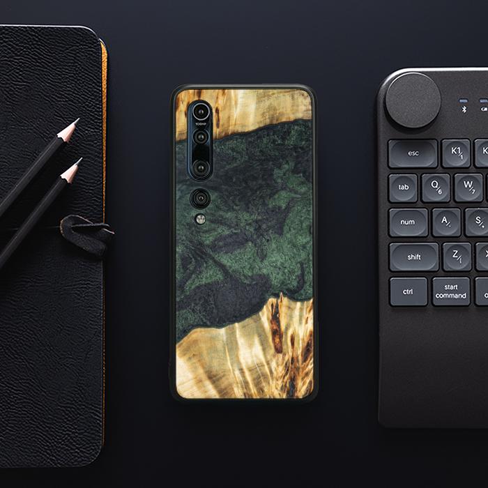 Xiaomi Mi 10 Pro Handyhülle aus Harz und Holz - Synergy#E14