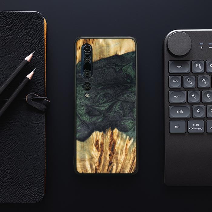 Xiaomi Mi 10 Pro Handyhülle aus Harz und Holz - Synergy#E25