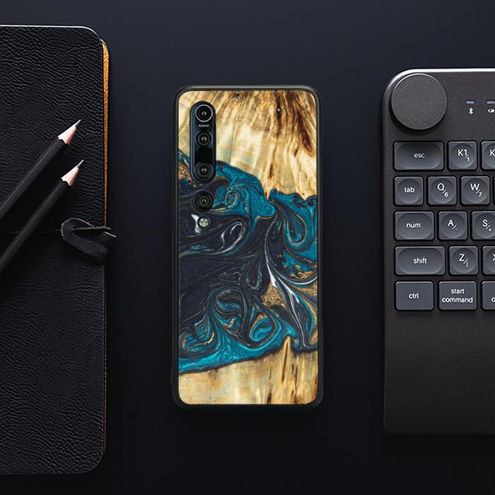 Xiaomi Mi 10 Handyhülle aus Harz und Holz - SYNERGY#E1