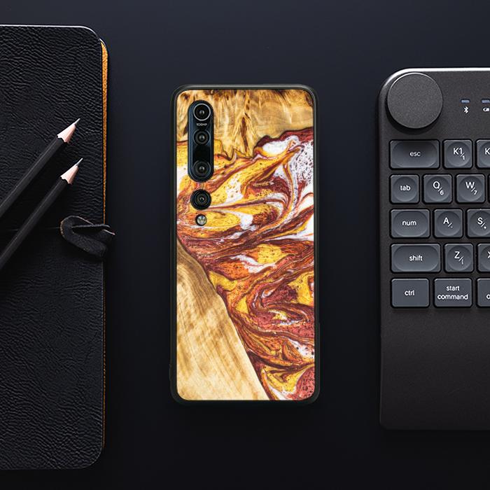 Xiaomi Mi 10 Handyhülle aus Harz und Holz - Synergy#E4