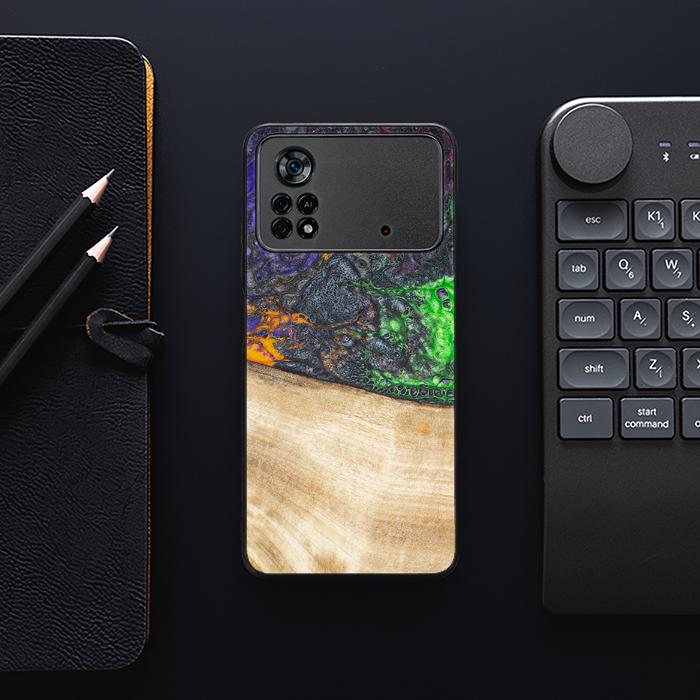Xiaomi POCO X4 Pro 5G Handyhülle aus Harz und Holz - Synergy#F10