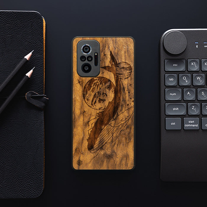 Xiaomi REDMI NOTE 10 Pro 10 Pro Handyhülle aus Holz – Kosmischer Wal