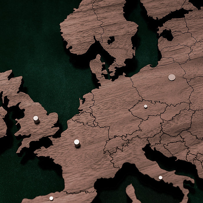 Drewniana magnetyczna mapa świata Nieobrobiony orzech