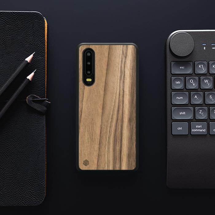 Huawei P30 Handyhülle aus Holz - Walnuss