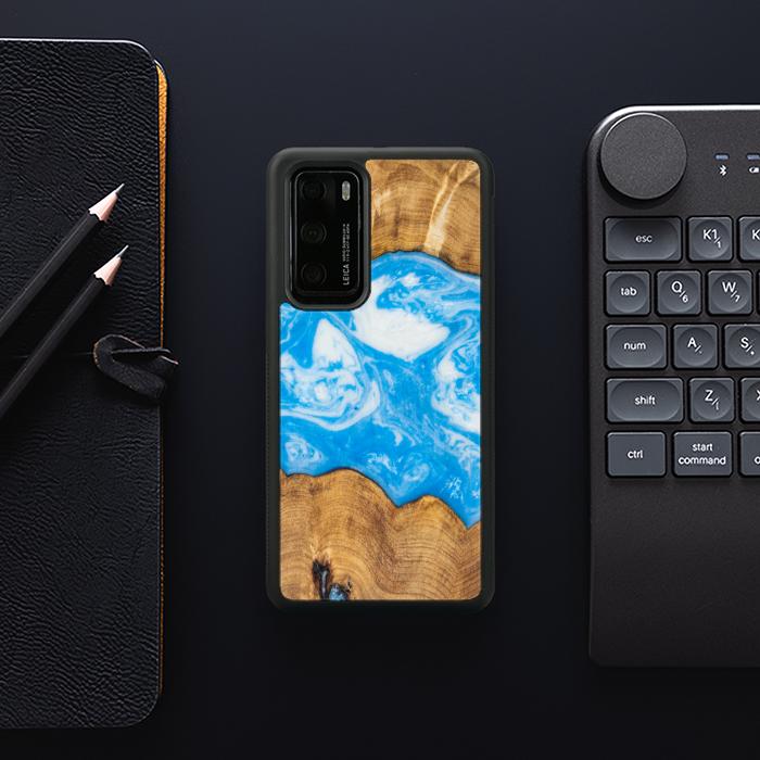 Etui na telefon Huawei P40 wykonane z żywicy i drewna - SYNERGY#A32