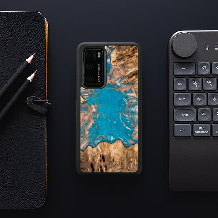 Etui na telefon Huawei P40 wykonane z żywicy i drewna - SYNERGY#A97