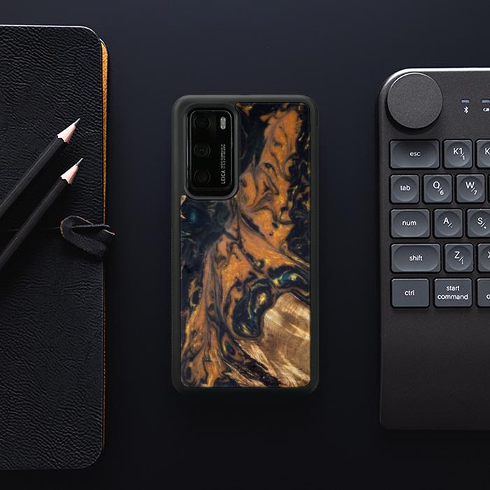 Etui na telefon Huawei P40 wykonane z żywicy i drewna - Synergy#162